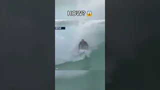 Kelly Slater really fell off of his surfboard and saved it 😱👏 (WorldSurfLeague/TT) #shorts