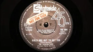 Fascinations - Girls Are Out To Get You - Stateside : SS 594 sticker DJ (45s)