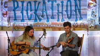 Frank Fairfield & Meredith Axelrod - Get Out And Get Under The Moon - Lucky Barn ​⁠@pickathon 2022