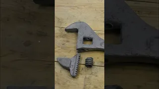 Restoration of an old Soviet (USSR) adjustable wrench