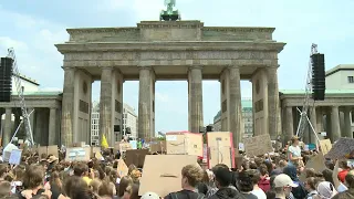 Youths rally in climate protest in Berlin before EU vote