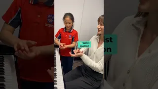 HOW TO MAKE THE SOUND SMOOTHER! 😮🤣👏🏻 #pianolesson #classicalmusic #grieg #pianostudent #teacher