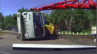 UnExpected Scene # 002 | Truck Drivers must check Vertical Clearance before passing the Bridge.