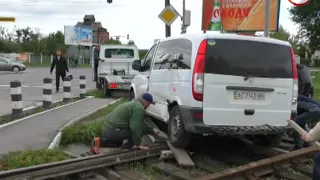 ДТП у Луцьку: паровоз врізався у Мерседес