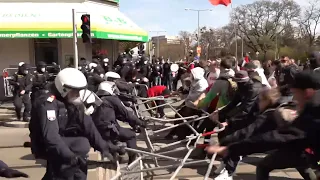 Police vs Demonstrators (TUG OF WAR)