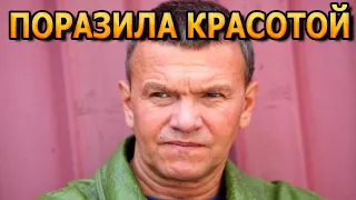 ЖЕНА ВСЕМ НА ЗАВИСТЬ! Как выглядит жена Александра Наумова и его личная жизнь?