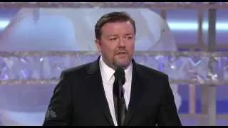 Ricky Gervais si congratula con Kate Winslet ai Golden Globe 2009 (sub ita)