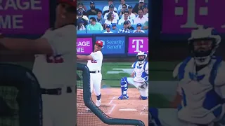 Juan Soto hitting back to back home runs