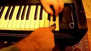 maxim_tuner, keys of upright piano & vodka.Чистка клавиш пианино при помощи водки