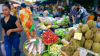 Cambodian street food - Walking at Orussey market fresh food & Lifestyle Khmer people