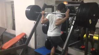 Double bodyweight Heavy squat 140 kg 315lb