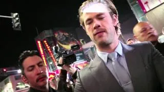 Chris Hemsworth signs autographs & fans go crazy