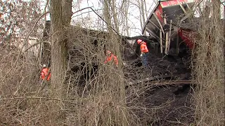 Train derailment cleanup and reaction