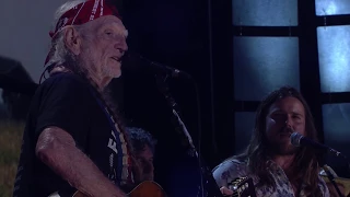 Willie Nelson & Family - Still Not Dead (Live at Farm Aid 2017)