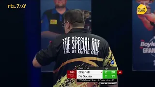 Bizarre Moment When De Sousa Says Chisnall Won't Checkout Double 10