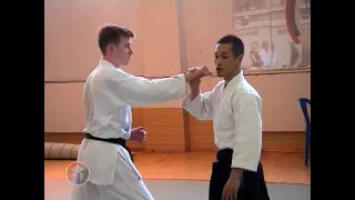 Applied techniques examples of Yoshinkan aikido (goshin waza) based on basic techniques.