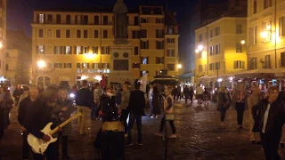 Street musician in Rome - Another brick in the wall (Pink Floyd), Campo de Fiori