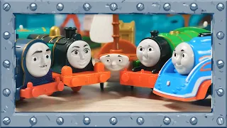 Thomas and Friends - Gina and Lorenzo  VS Racing Percy and Streamlined Thomas!