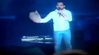 Dupla sertaneja Zezé  Di Camargo e Luciano brigam  em show e parceira acaba.wmv