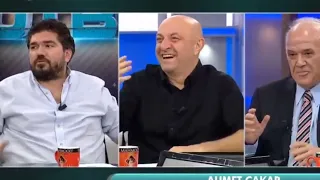 Beyaz Futbol - Bazı İnsanlarda 3 Bazı İnsanlarda 2 Bacak Var | Rasim Ozan Kütahyalı & Ahmet Çakar