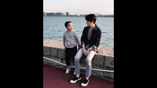 Little Steven Zhang, cute moments behind Go ahead