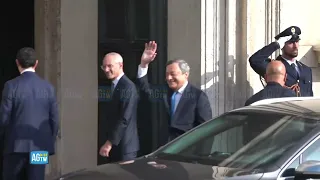 Draghi arriva a Palazzo Chigi, è l'ultima volta da premier