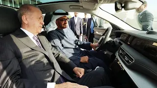 ‏لحظات وصول ⁧‫اردوغان‬⁩ ورئيس دولة ⁧‫الإمارات‬⁩ ⁧‫محمد بن زايد‬⁩  إلى ملعب أتاتورك