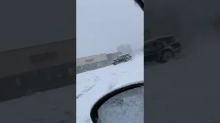 Hilux Surf playing in the snow