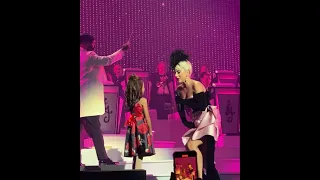 LADY GAGA (LIVE) young fan brought on stage to sing La Vie en Rose
