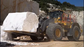 Volvo L350H Wheel Loader and a huge marble block.
