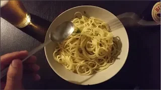 Pasta al ajo y aceite de oliva / ricetta pasta aglio e olio