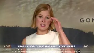 Gone Girl: Rosamund Pike & Gillian Flynn Official Movie Interview | ScreenSlam