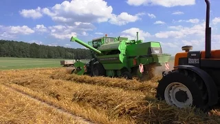 Wheat threshing with Deutz-Fahr M980