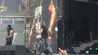 Guns n Roses   Welcome to the jungle  live in Berlin