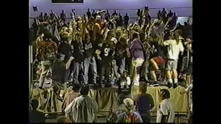 The Gangstas vs. Public Enemy ...Fans collapse the ring .. (ECW 1995)