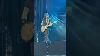 Richard Fortus plays killer solo during live performance! Guns N's Roses Netherlands, Groningen 2022