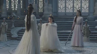 The Queen wants to kill Feng Ran, but Jing Jian protects her and against the Mother Goddess