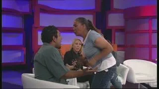 Laura - "Mi mamá no me deja salir adelante sola"