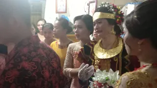 Fame'e tou nono nihalö ( penyerahan pengantin ) Adat nias