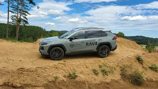 Toyota RAV4 2,5 l hybrid ve výbavě Adventure