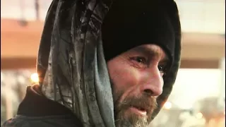 Homeless man shows how he tries to survive cold