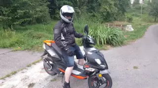 How to Ride a 50cc Scooter for the First Time ( german)