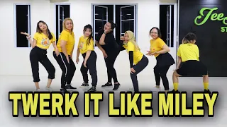 Zumba || Twerk It Like Miley - Brandon Beal Ft. Christopher