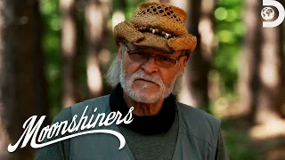 Josh and Beez Visit Moonshine Legend Cecil Love! | Moonshiners | Discovery