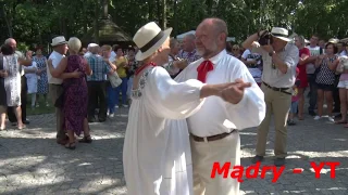 Elegancka potańcówka z Kapelą Kłosy na Podlaskim Święcie Chleba w Ciechanowcu - 2019 r.