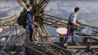 Voyage au centre de la tour  Eiffel - Documentaire