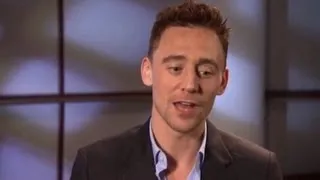 Tom Hiddleston Talking about Miss Piggy and Muppets Most Wanted