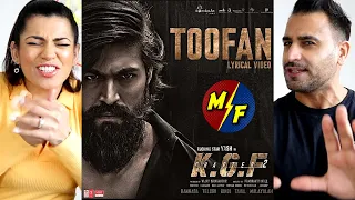 TOOFAN Lyrical (Hindi) | KGF Chapter 2 | Rocking Star Yash | Prashanth Neel | KGF 2 REACTION!!