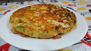 Omelete de repolho feito na frigideira-delicioso e pronto em minutos