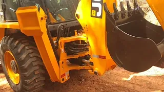 Primeiro dia de trabalho com a JCB.